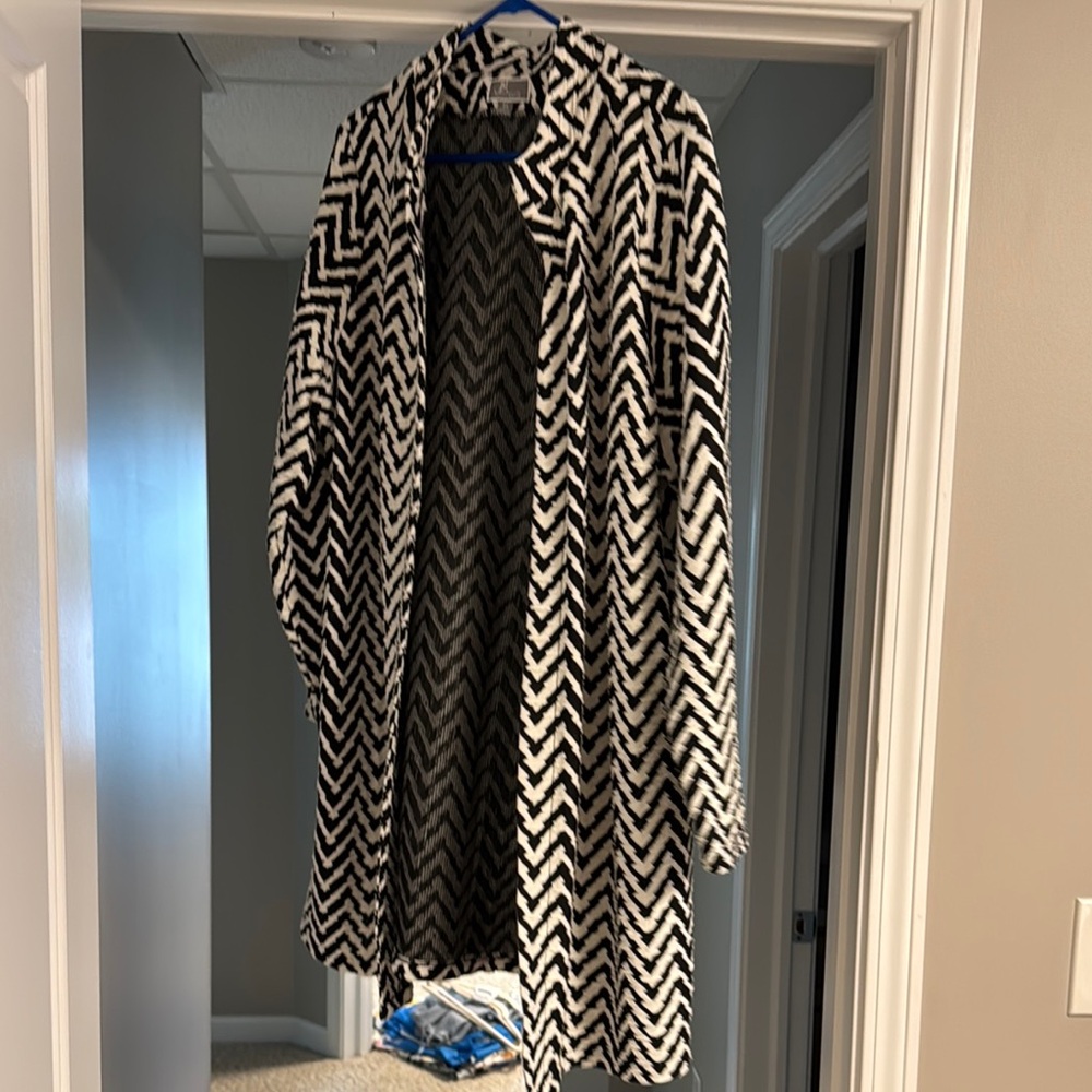 Women’s Black and White Rouched Jacket